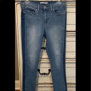 Women’s Levi’s Jeans